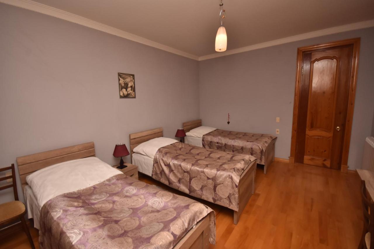 Guest House Green House Zugdidi Bagian luar foto