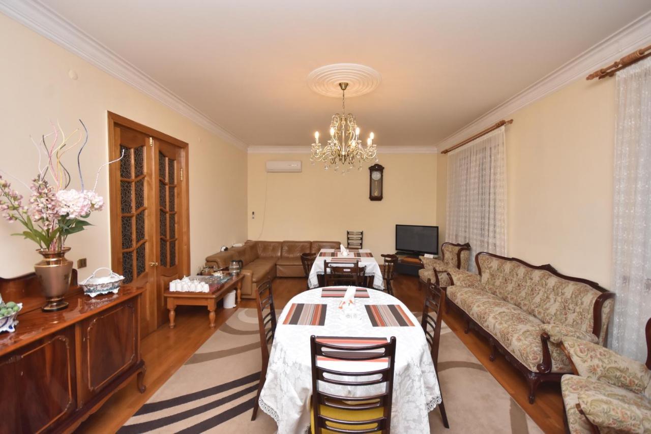 Guest House Green House Zugdidi Bagian luar foto