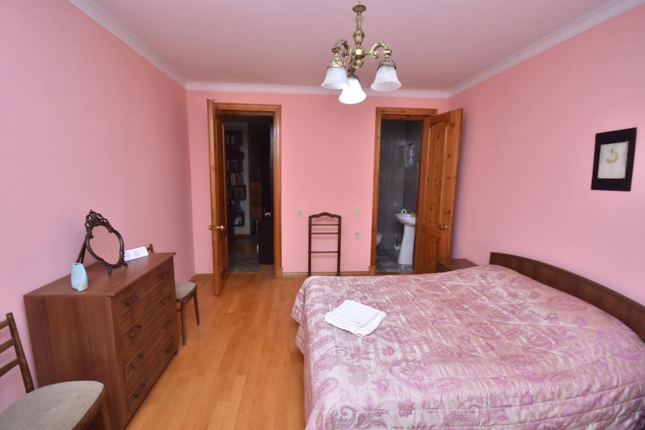Guest House Green House Zugdidi Bagian luar foto